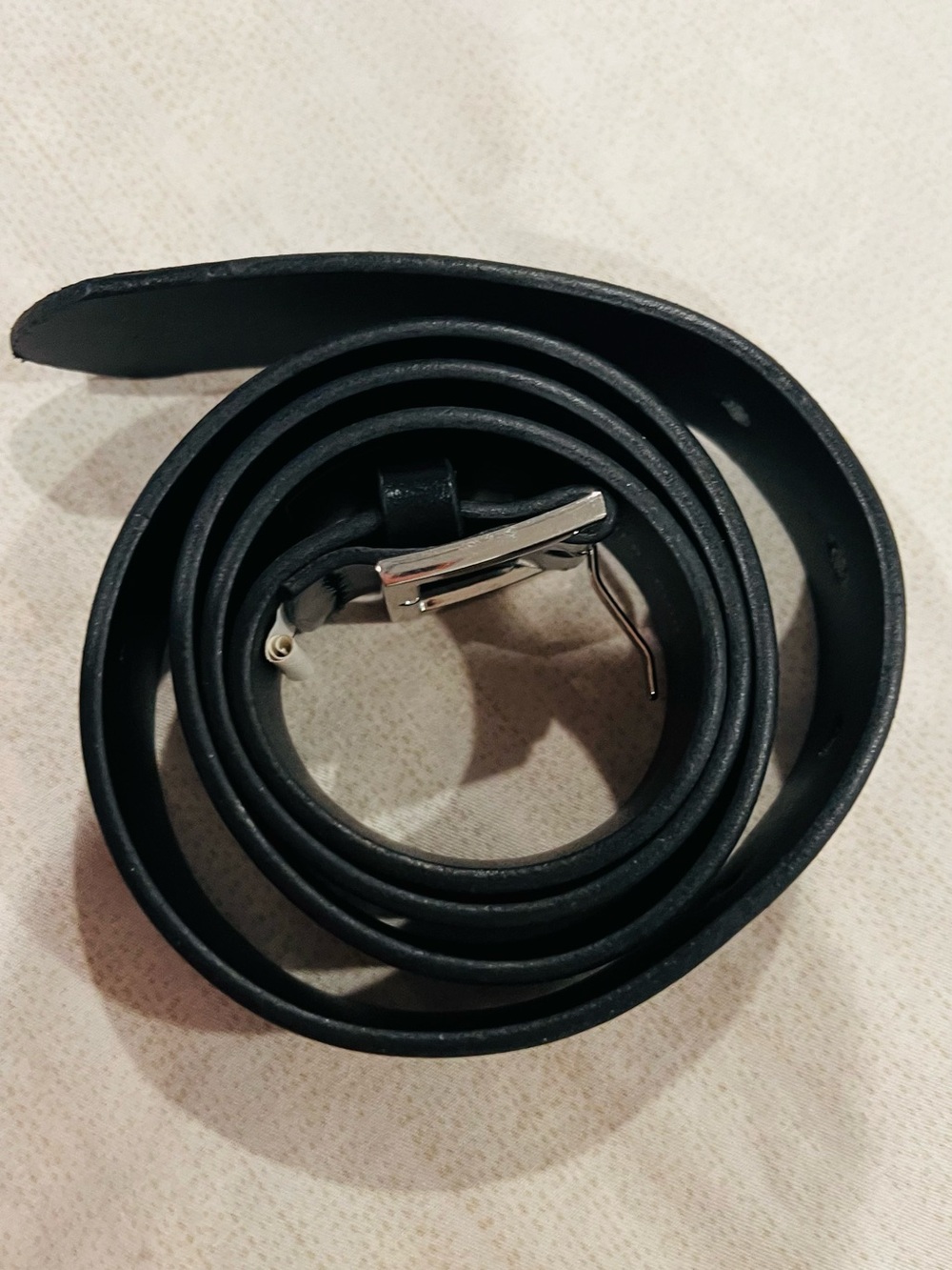 Women’s Black Leather Belt with Silver Buckle size S
37”